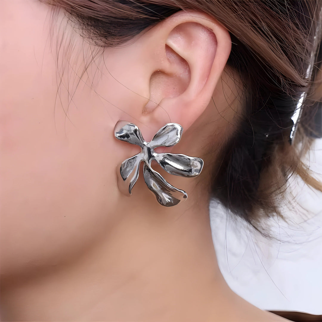 Cyrielle – Boucles d'oreilles sculpturales en forme de fleur