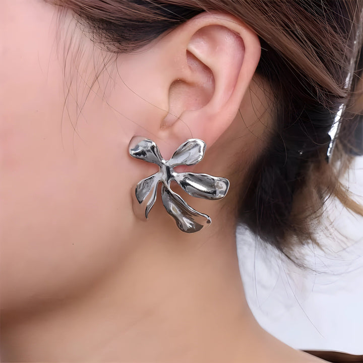 Cyrielle – Boucles d'oreilles sculpturales en forme de fleur