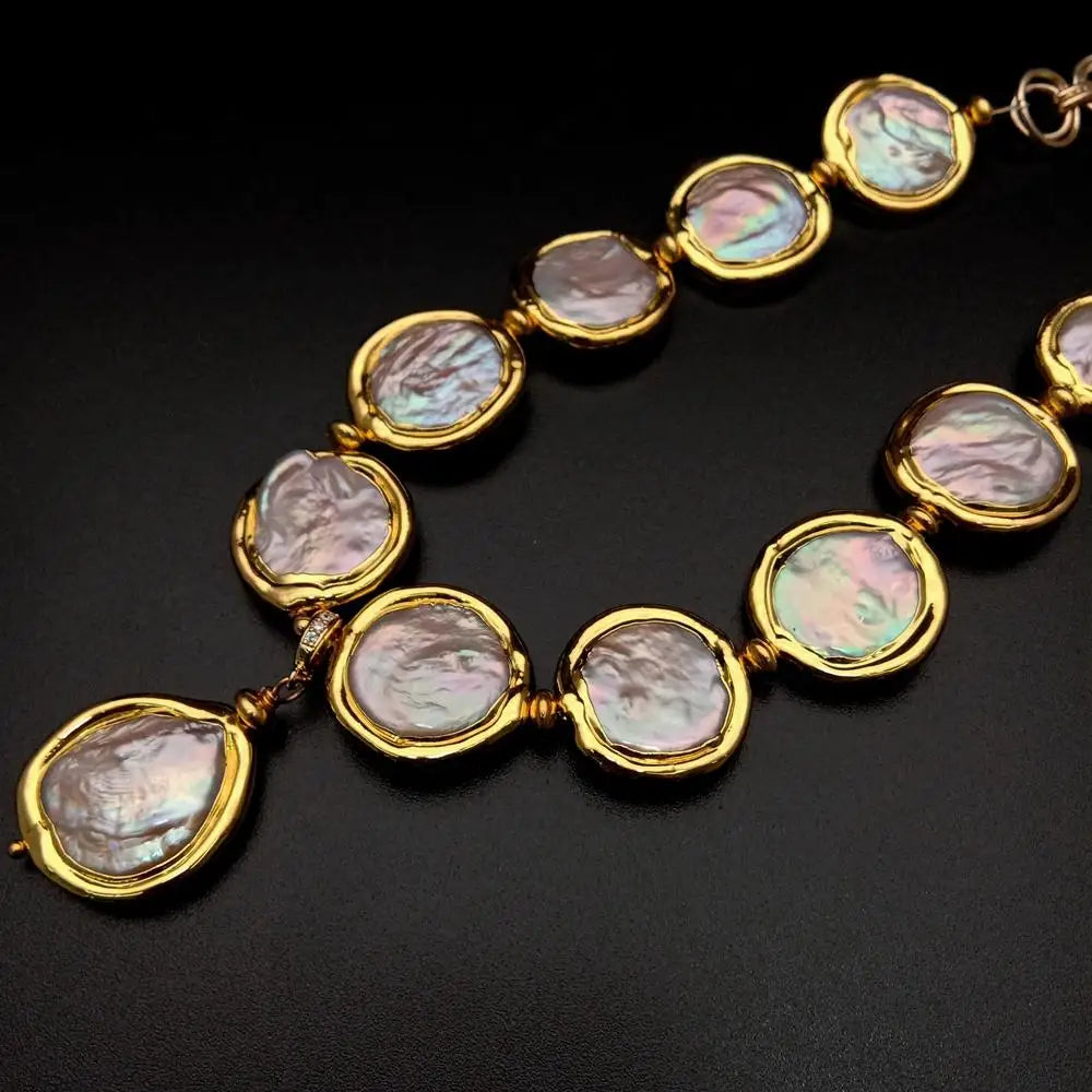 Daphné – Collier de perles de luxe avec détails dorés